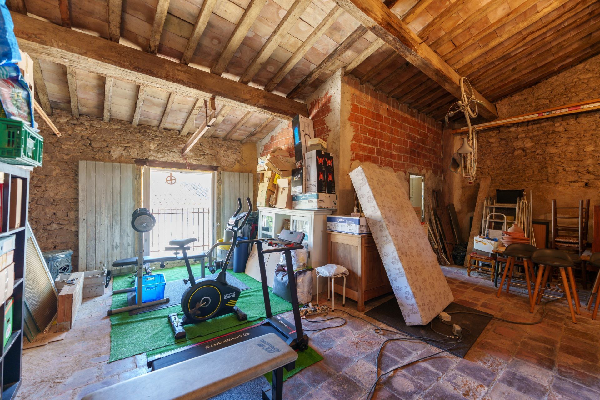 house 8 Rooms for sale on LE POUGET (34230)