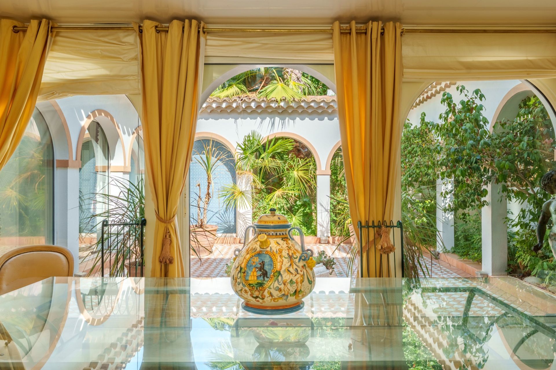 house 12 Rooms for sale on BEZIERS (34500)