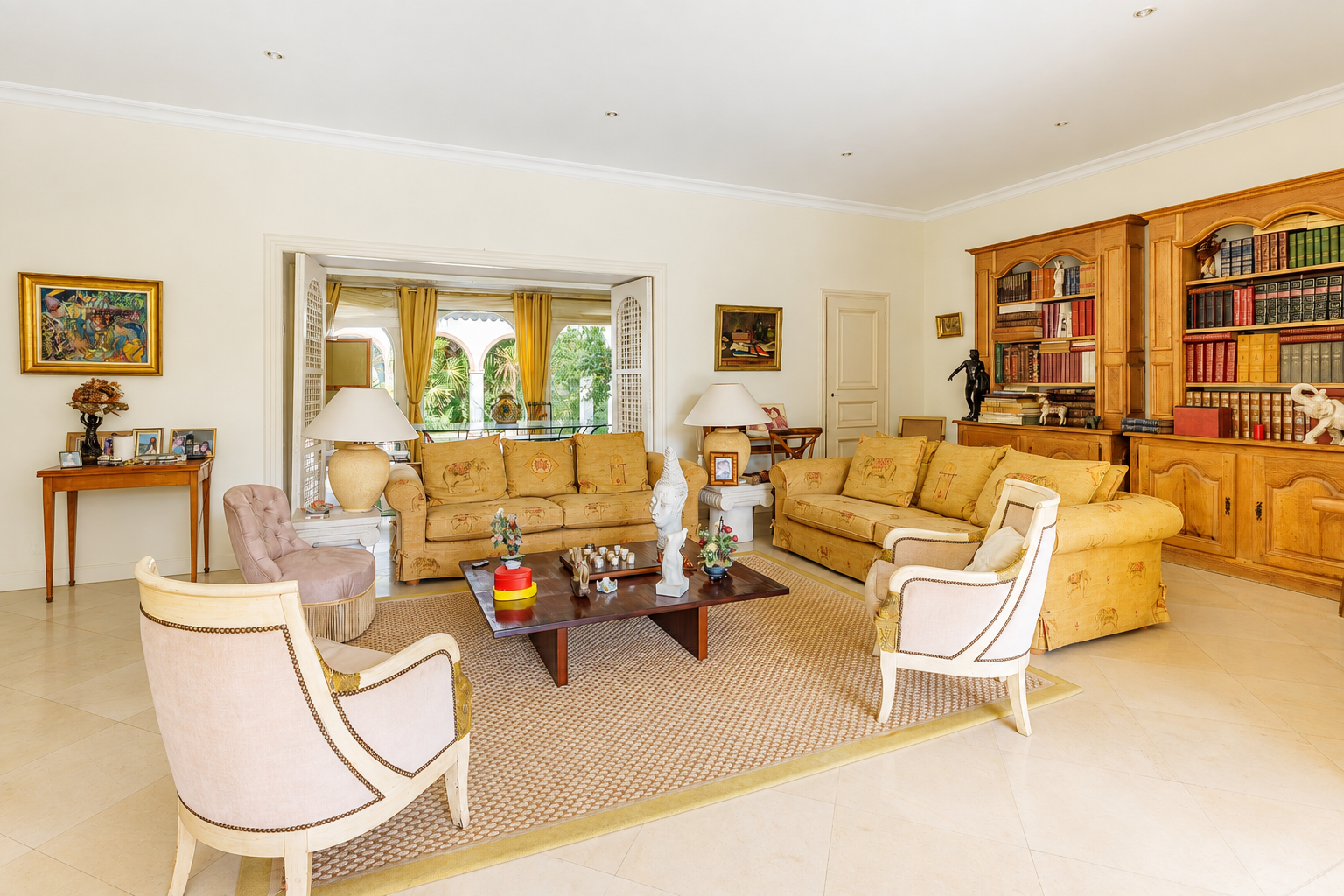 house 12 Rooms for sale on BEZIERS (34500)