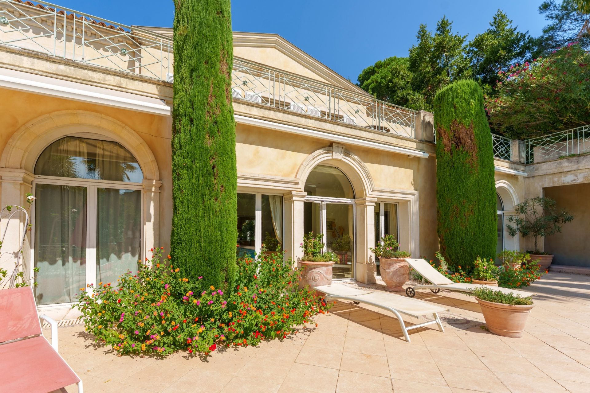 house 12 Rooms for sale on BEZIERS (34500)