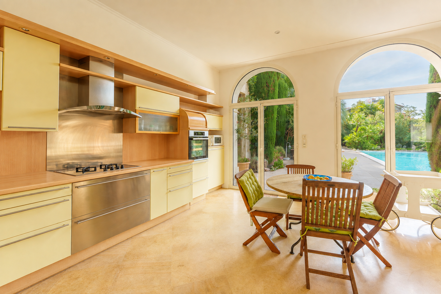 house 12 Rooms for sale on BEZIERS (34500)