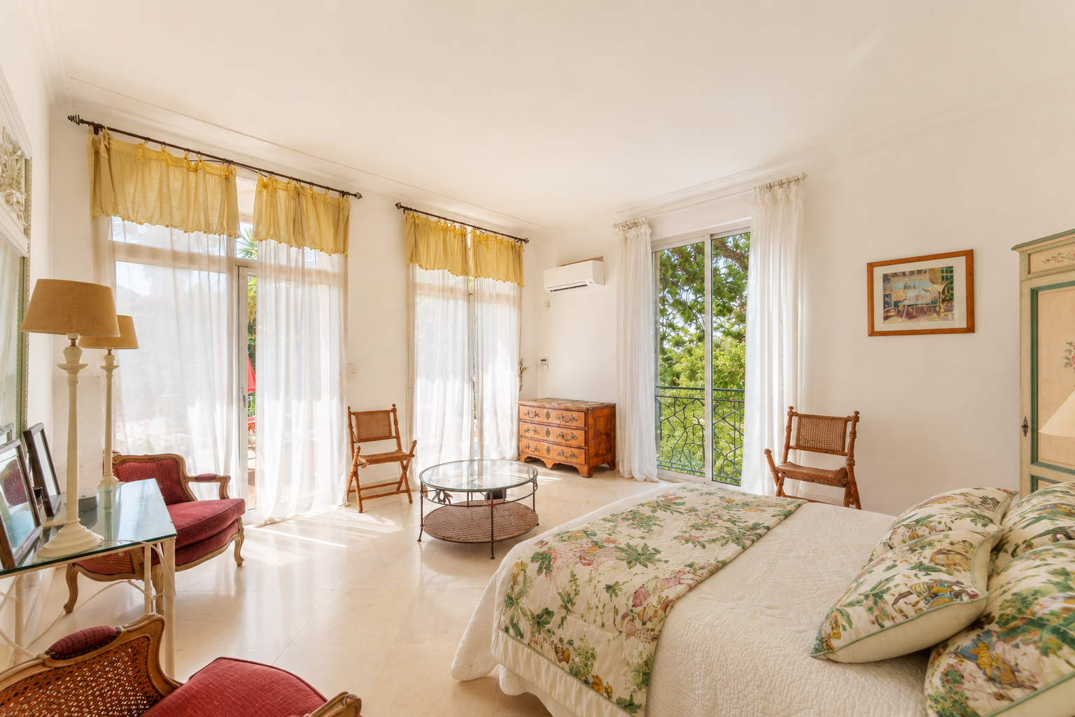 house 12 Rooms for sale on BEZIERS (34500)