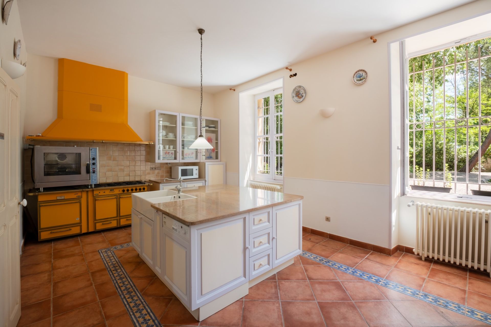 château 20 Pièces en vente sur PEZENAS (34120)