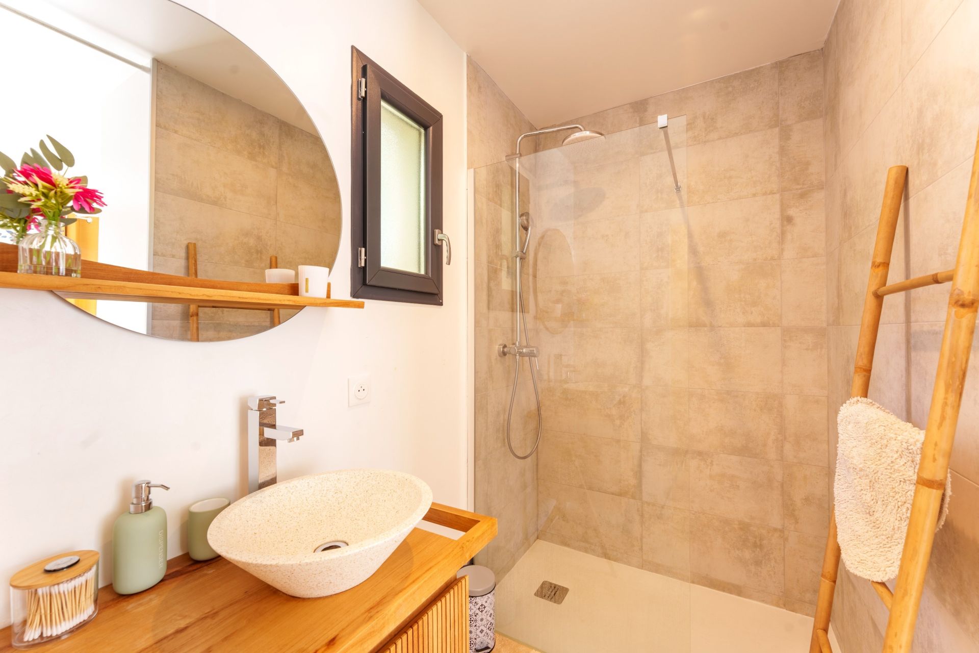 house 6 Rooms for sale on CASTRIES (34160)