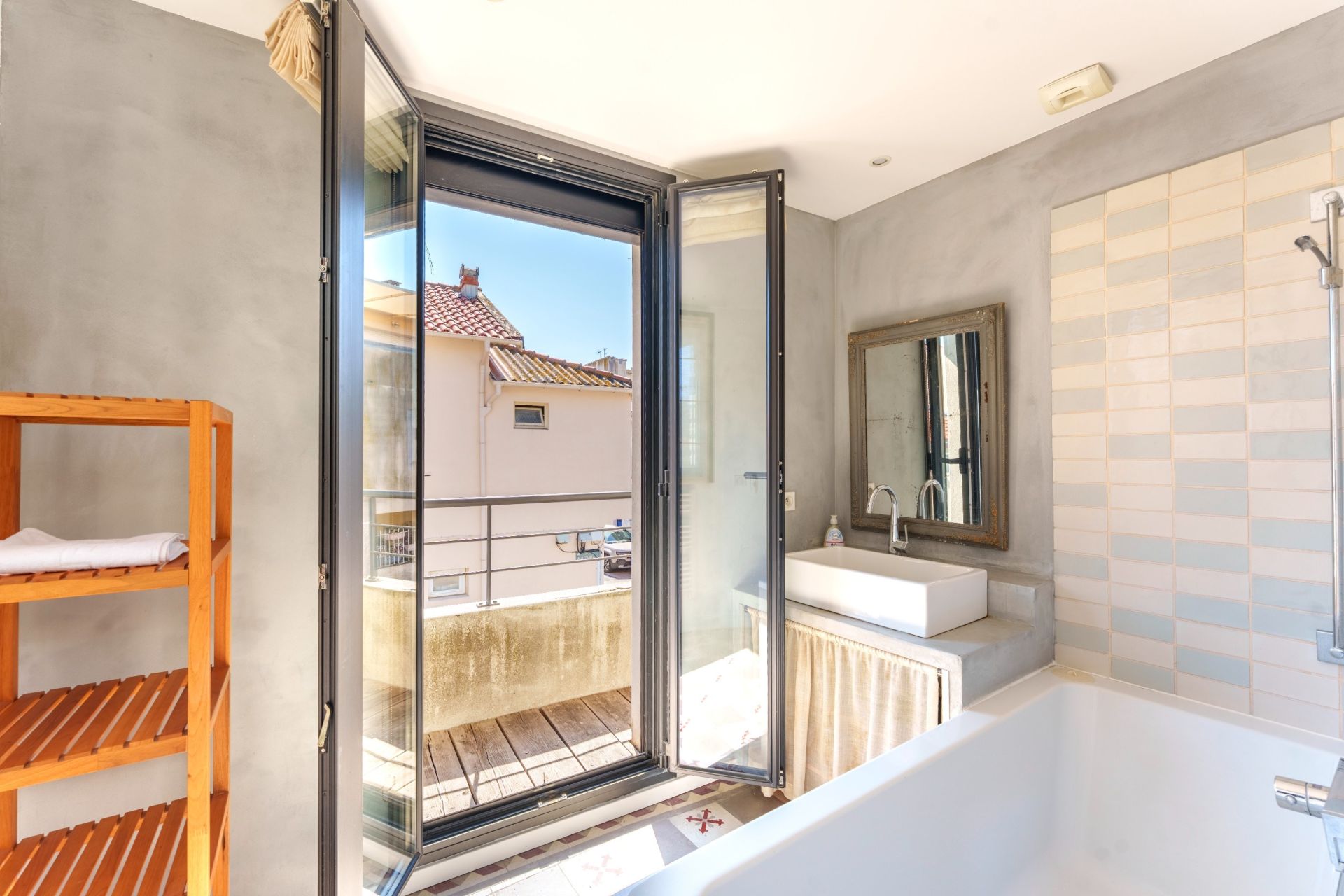 house 6 Rooms for sale on PALAVAS LES FLOTS (34250)
