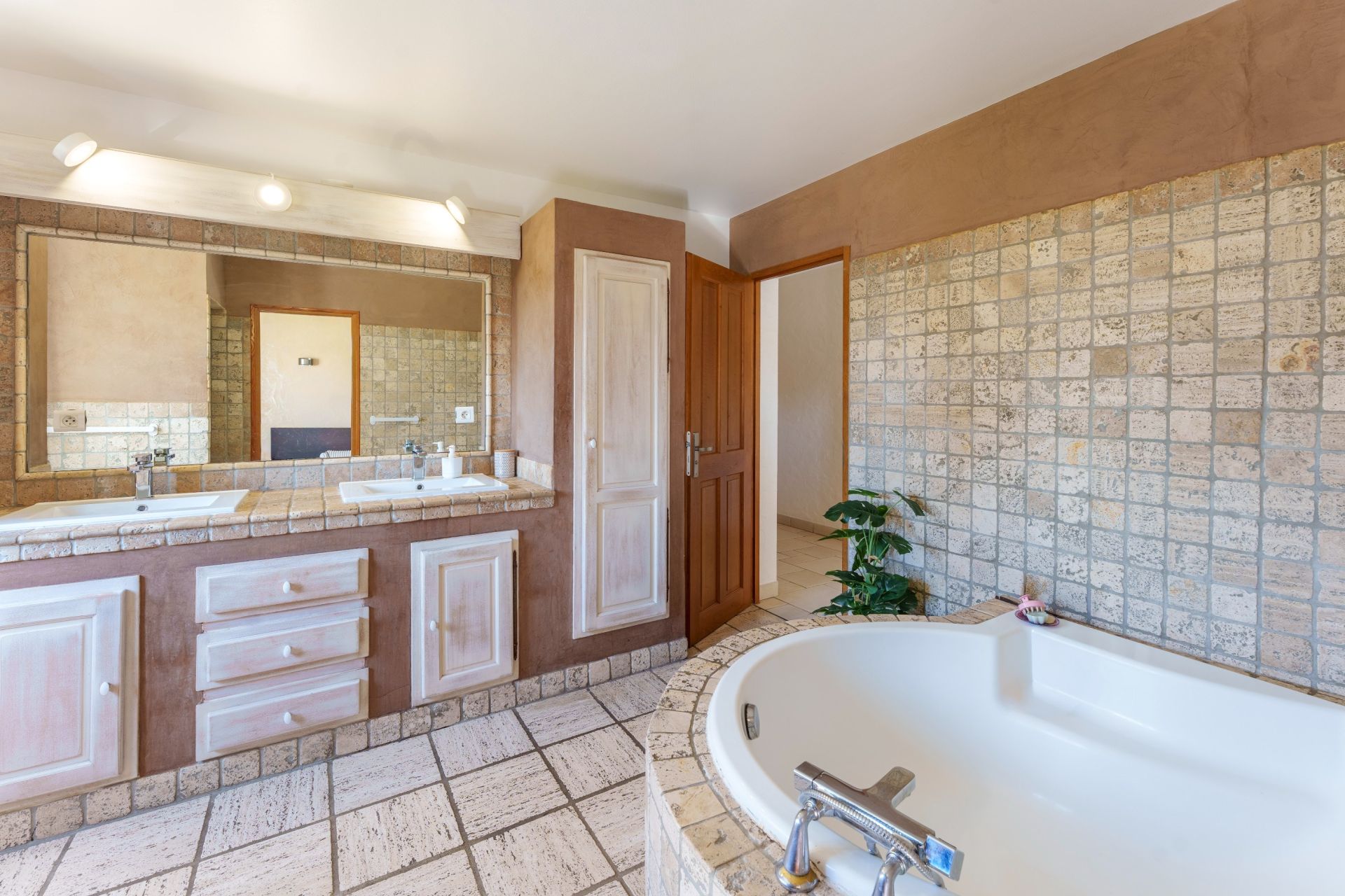 maison 8 Pièces en vente sur MONTPELLIER (34000)