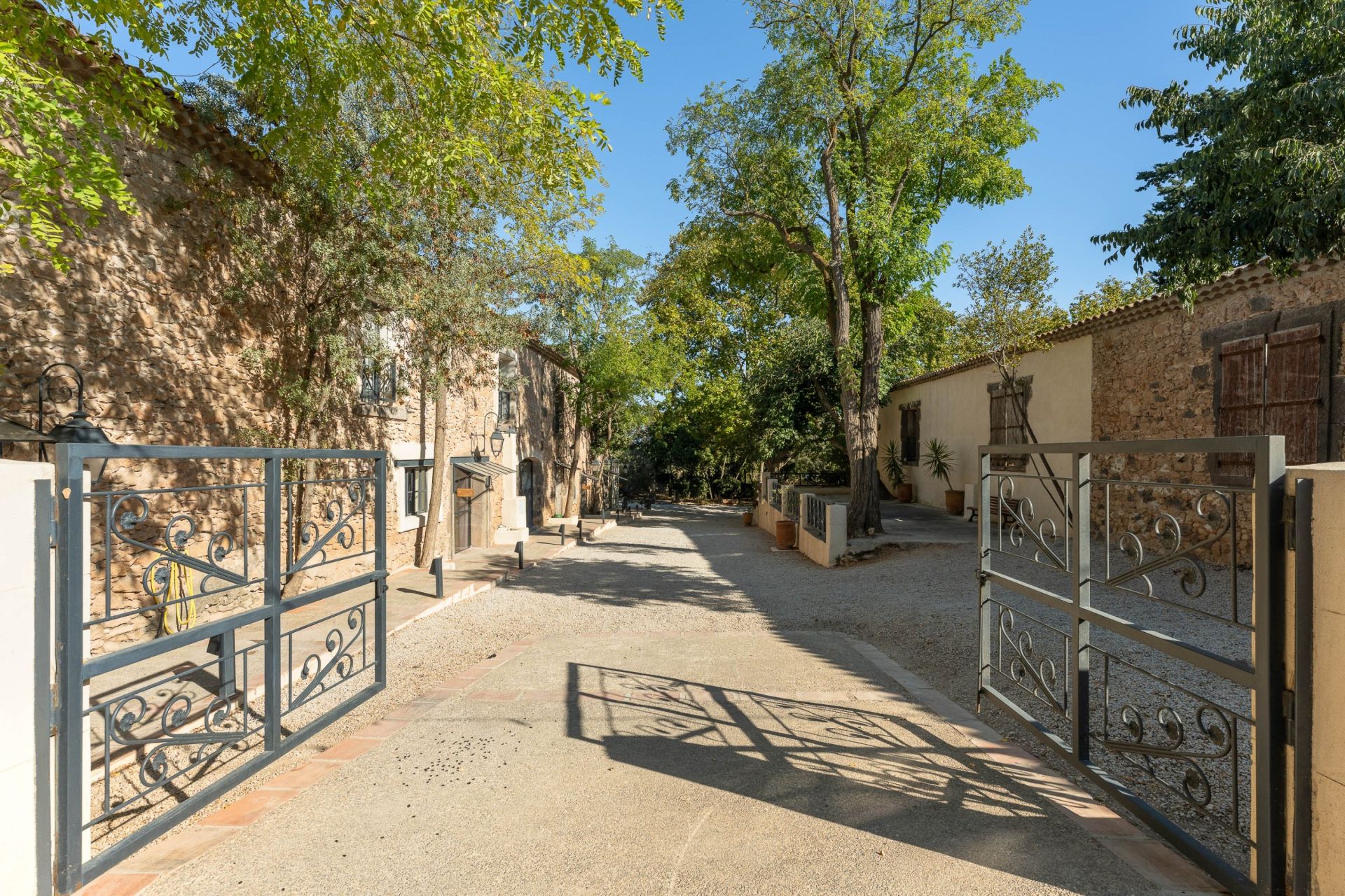 propriété 56 Pièces en vente sur LE GRAU D AGDE (34300)