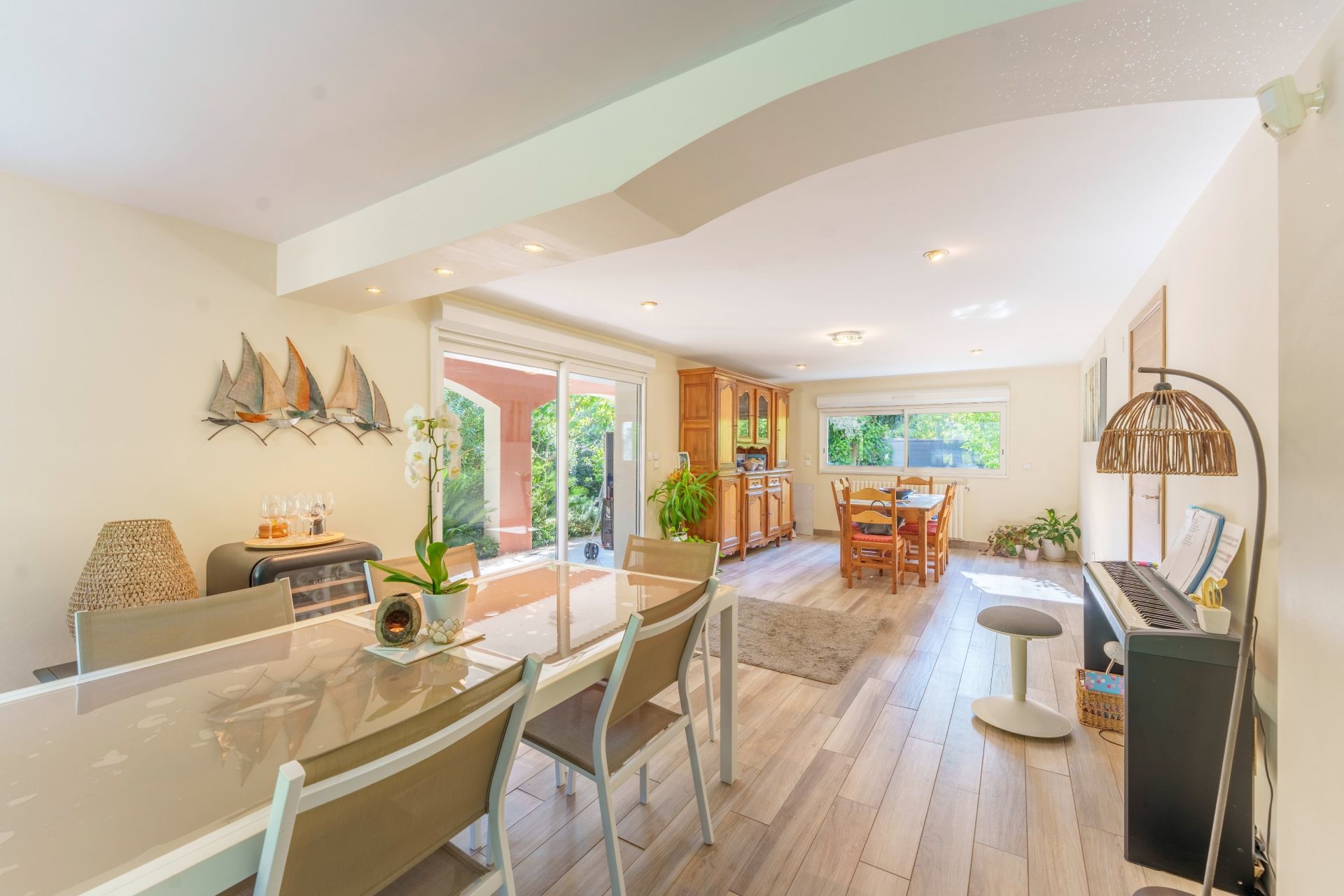 house 6 Rooms for sale on LE CRES (34920)